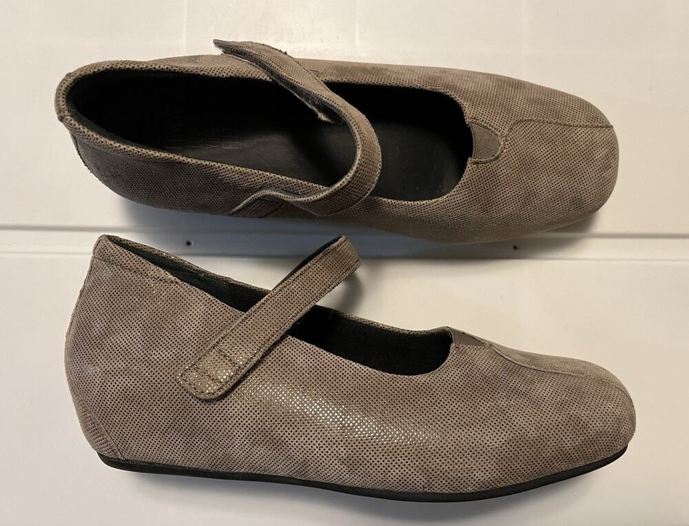 Ziera Rival Wedge Mary Jane Womens Size 38 W US 7.5 W Suede Shimmer Shoes